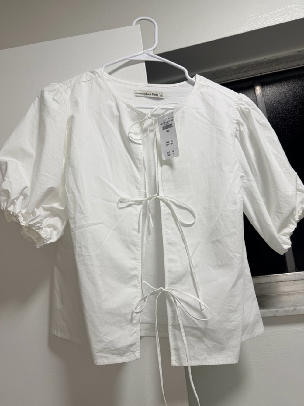 Abercrombie & Fitch White Front-Tie Puff Sleeve Blouse s/m